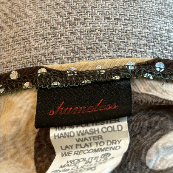 Shameless - Picture 8 of 9